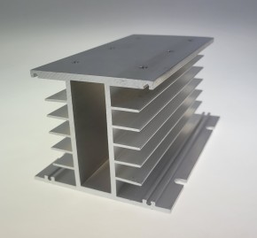 Kühlkörper für 3x SSR Relais 150x100x80mm + Lüfterbefestigung